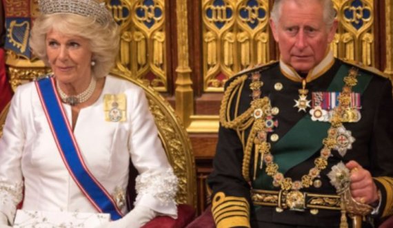 Britania përgatitet për kurorëzimin e mbretit Charles