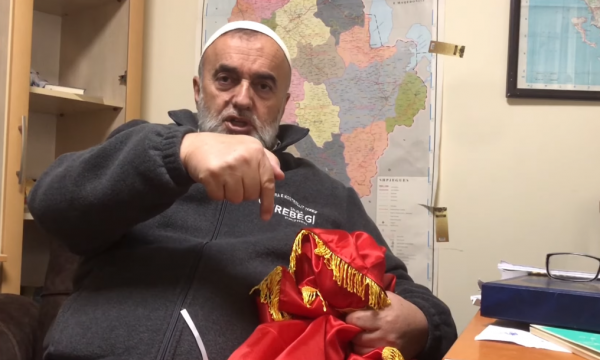 Hoxhë Mazllami flet pas deklaratës për flamurin kombëtar