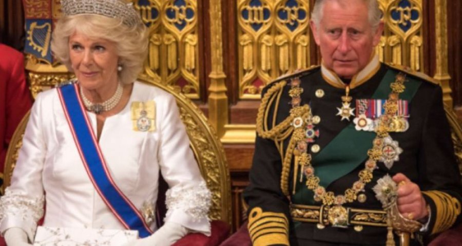 Britania përgatitet për kurorëzimin e mbretit Charles