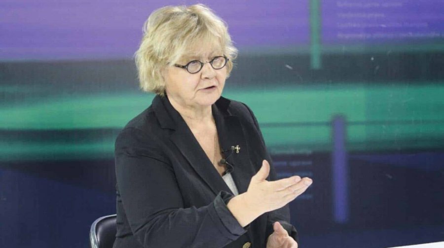 Trajkoviq: Liria e vajzës së vogël u kufizua sërish sot në aeroportin e Beogradit