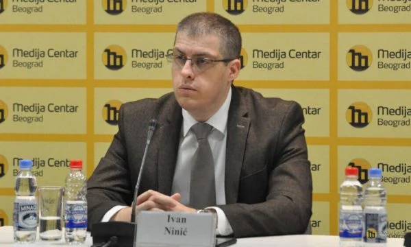 Avokati Niniq: Zgjedhjet në veri janë mundësi për serbët që të çlirohen nga presioni i Radoiçiqit
