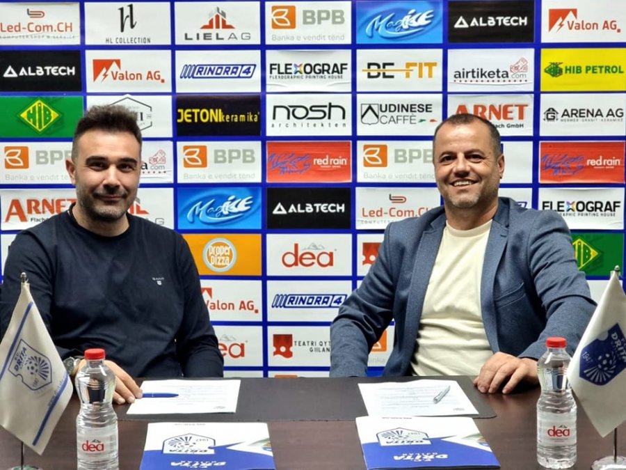 Zyrtarizohet vendimi:  Greku Akis Vavalis, trajneri i ri i Dritës
