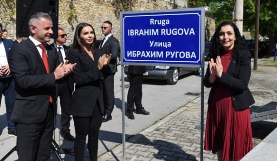 Çairi i Shkupit emërton një rrugë me emrin e Ibrahim Rugovës, e përurojnë Presidentja Osmani dhe Teuta Rugova 