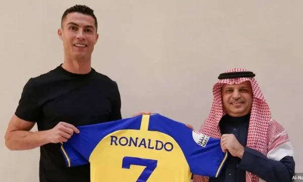 Presidenti i Al-Nassr që e solli Ronaldon në klub dorëhiqet pas sezonit dëshpërues me humbje serioze