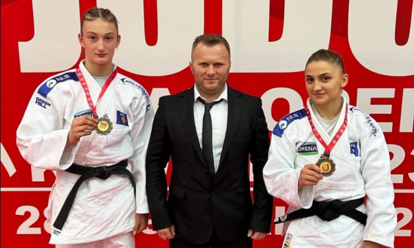 Xhudistet kosovare që po shkëlqejnë, Fatjona Kasapi dhe Dëbora Gjakova fituan medaljet e bronzta në Kupën Botërore 