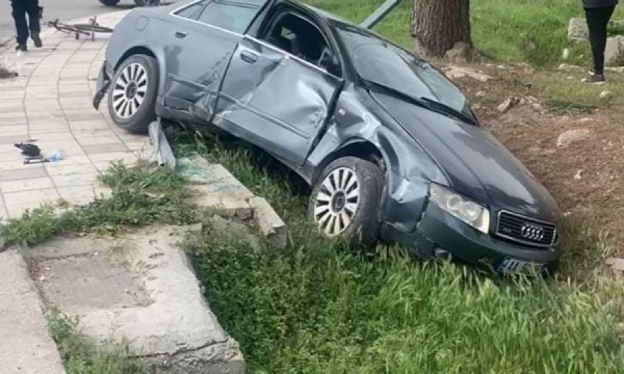 “Audi” del nga rruga dhe përfundon në kanal