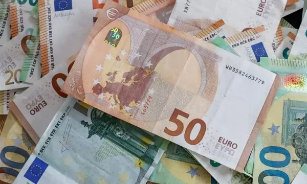Po rrezikohet edhe tregu global, gjithnjë e më shumë euro të falsifikuara