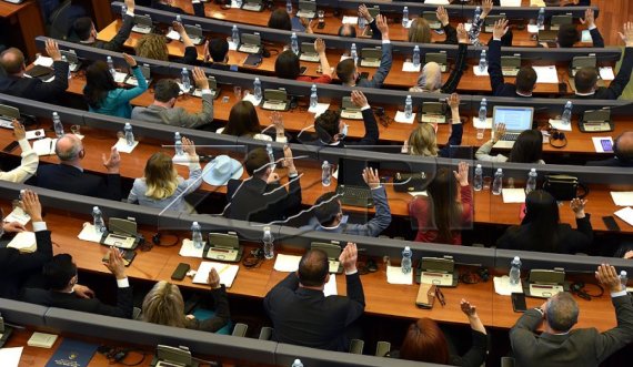 Opozita po tregohet pasive në Kuvend, parashtruan vetëm 68 pyetje parlamentare