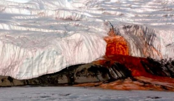 Zbulohet origjina e ujëvarës së gjakut në Antarktidë