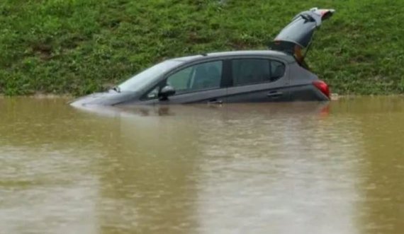 Vërshimet në Gjermani, një zjarrfikës mbytet