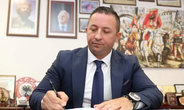 Pas dorëheqjes nga posti i Ministrit, Armend Mehaj, u drejtohet qytetarëve me këtë letër të gjatë