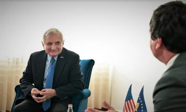 Reed e konfirmoi përkrahjen e Amerikës për Kosovën, krejt çka ndodhi nga takimi i djeshëm në mes senatorit e krerëve të Kosovës