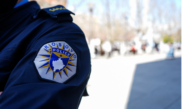 Aksident mes veturës së policisë dhe një të miture me trotinet në Gjilan, njoftohet IPK