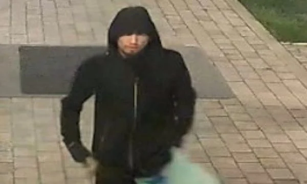 Policia e Kosovës kërkon bashkëpunimin e qytetarëve për identifikimin dhe arrestimin e këtij personi