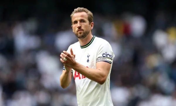 Tottenhami pendohet, nuk e dëshiron largimin e Kane