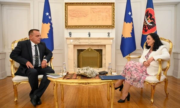 Osmani pret në takim ministrin e ri të Mbrojtjes