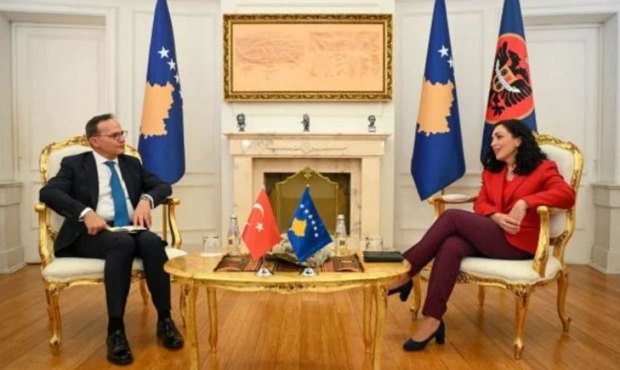 Osmani i çon ftesë edhe njëherë Erdoganit për vizitë në Kosovë