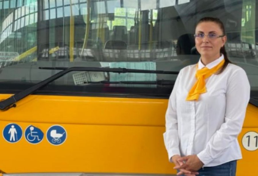 Kjo është shoferja më e re që i shtohet Trafikut Urban