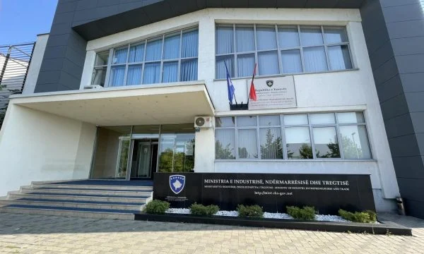 Dy zyrtarët e MINT-it arrestohen për aferën e rezervave shtetërore