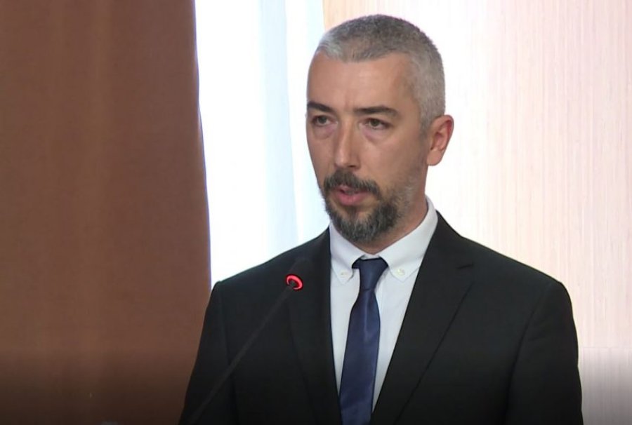 Detaje nga peticioni për shkarkimin e kryetarit të Mitrovicës së Veriut Erden Atiq