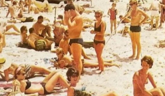 A e dini pse të gjithë njerëzit janë të dobët në fotot e vjetra të plazhit? 