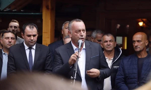 Demaliaj i pakënaqur me rikandidimin e Ramosajt: Nga kush po frigohesh kryetar Bashkim.!!