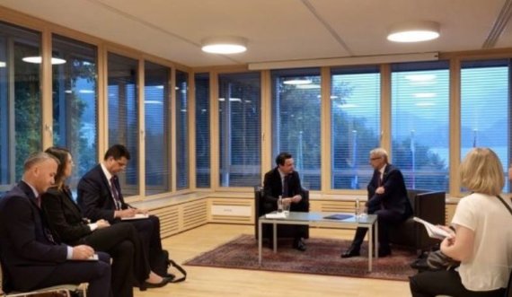 Kryeministrin e Bullgarisë Nikolai Denkov Kurti e fton për vizitë në Kosovë