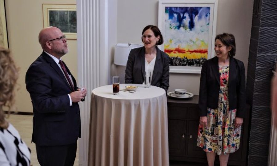 Hovenier njofton për angazhimin e Këshilltares për Çështje Publike: Do ta shihni atë teksa thellojmë parneritetin me popullin kosovar