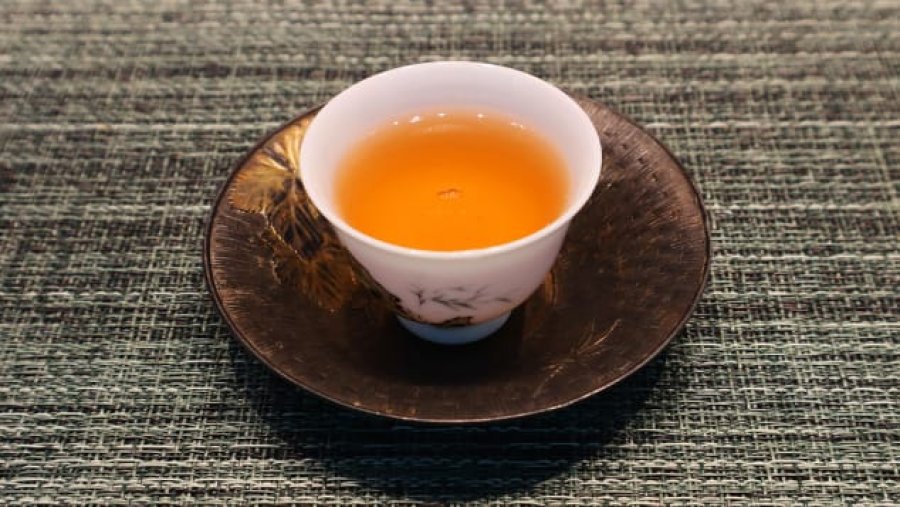 Bima që sjell çajin me vlerë të artë lufton diabetin dhe mbipeshën
