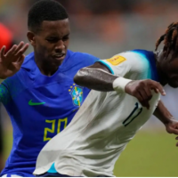 Man Utd hyn në garë për senzacionin brazilian, Estevao Willian
