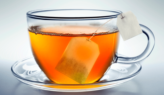 Pini tri gota çaj në ditë dhe zvogëloni frakturat e eshtrave!
