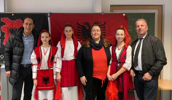 Edhe në Neumarkt të Gjermanisë për ditën e flamurit u festua Shqip