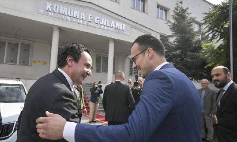 Kryeministri Kurti i shkon për vizitë Alban Hysenit