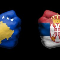 Këshilli i BE’së kërkon që rruga e integrimeve te Serbisë të lidhet me normalizimin e raporteve me Kosovën