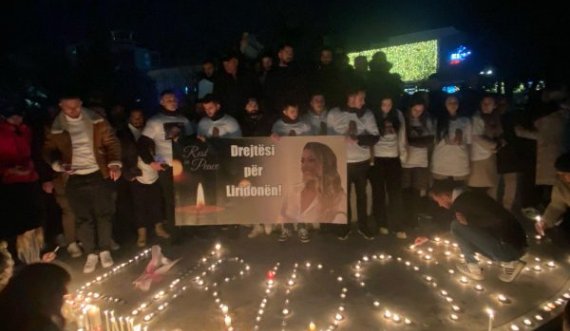 Pas Prishtinës edhe në Gjakovë ndizen qirinj në kujtim të Liridona Ademajt