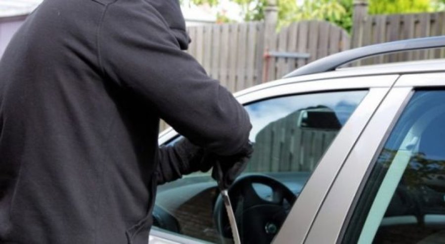 Prishtinë: Një person raporton se i është vjedhur vetura