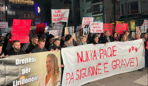 Protestë në Prishtinë me moton 'Nuk ka paqe pa sigurinë e grave'
