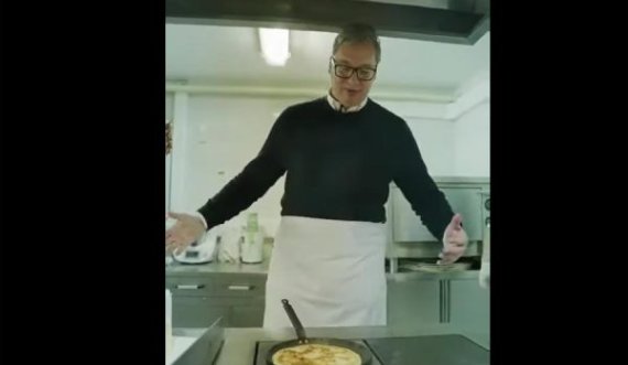 Asgjë nuk është e rastësishme, ekspertët analizuan paraqitjet parazgjedhore të Vuçiqit: Ja pse ai pjek petulla