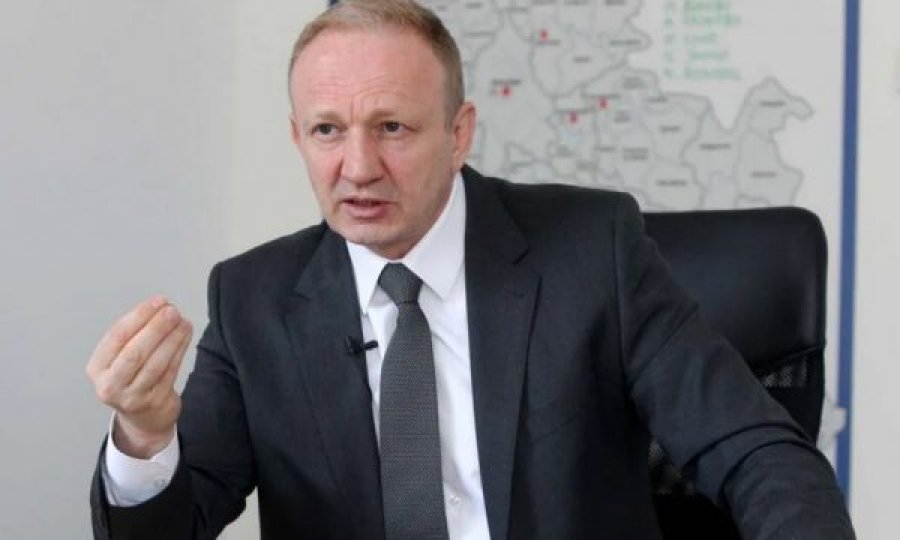 Opozitari serb: Vuçiq, Sheshel, Daçiq e Millosheviq, është kuarteti që e la Serbinë në errësirë ​​ë nga vitet e 90-ta