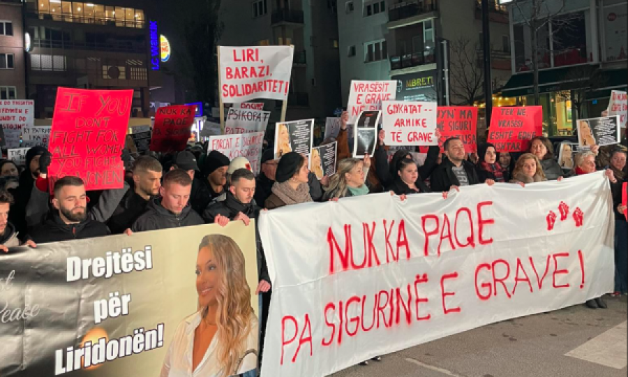 Protestë në Prishtinë me moton 'Nuk ka paqe pa sigurinë e grave'