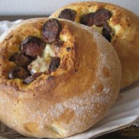 Receta e Pepës: Pogaçe me suxhuk