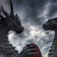 A e dinit që ekziston një statujë e 'dy dragonjve të dashuruar'?