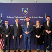 Konjufca shkon në Amerikë, viziton ambasadën e Kosovës atje
