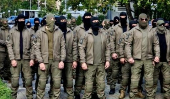 Njësia më elitare e Policisë së Kosovës proteston  para Qeverisë, i bashkohet edhe Sindikata