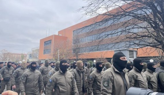 Ka filluar protesta  e Njësisë elitare të Policisë së Kosovës para Qeverisë 