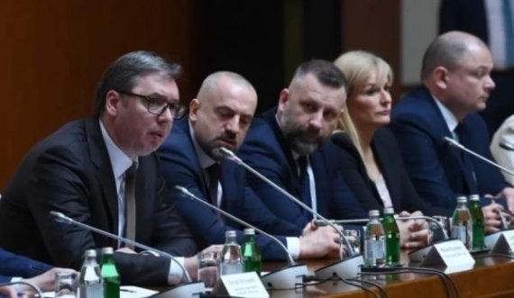 Vuçiq do ta ekstradojë Radojçiqin në Kosovë nëse i rrezikohet pushteti, thotë analisti malazez