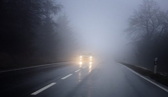 Policia thirrje vozitësve: Kujdes nga mjegulla
