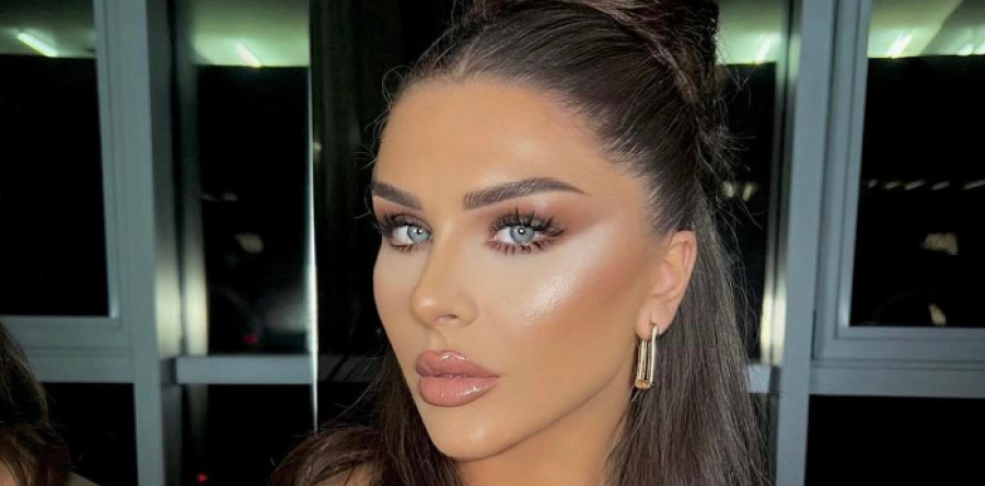 Vajza e Shyhrete Behlulit mahnit me bukurinë e saj