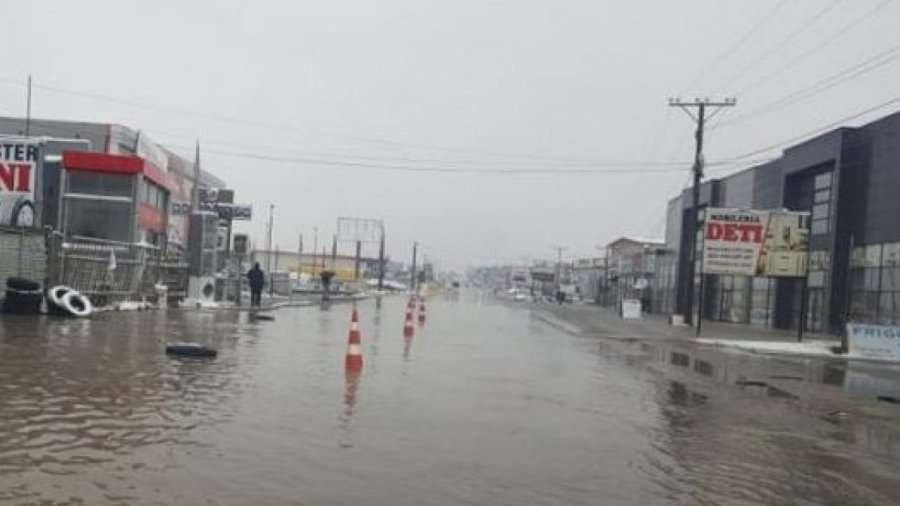 Lirohet për qarkullim rruga magjistrale Ferizaj-Prishtinë, ishte bllokuar për shkak të reshurave