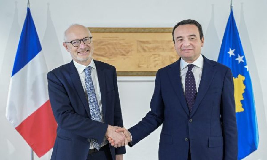  Kurti takohet me ambasadorin francez Guerot, flasin për aktualitetin në Kosovë